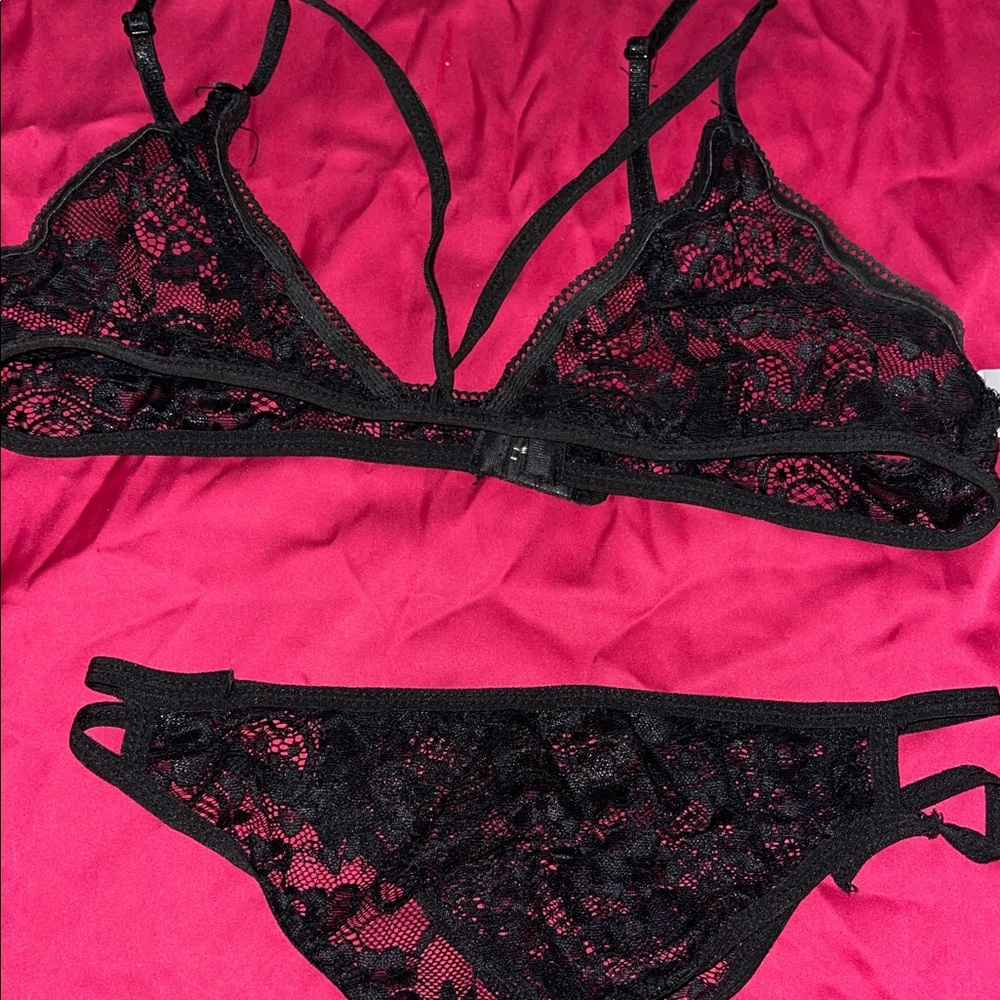Elegant Black Lace Bra and Panty Set